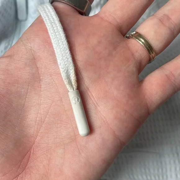 Lululemon Pack Light Pullover *Packable - Picture 14 of 14